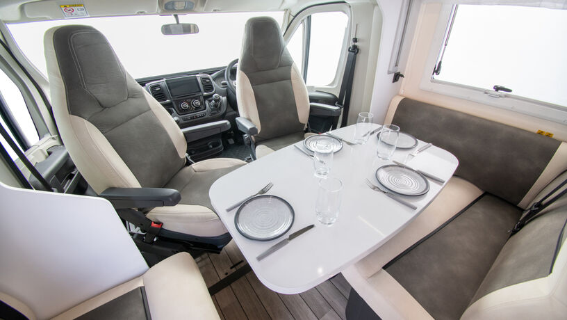 Mc Louis Fusion 373 Dining Area