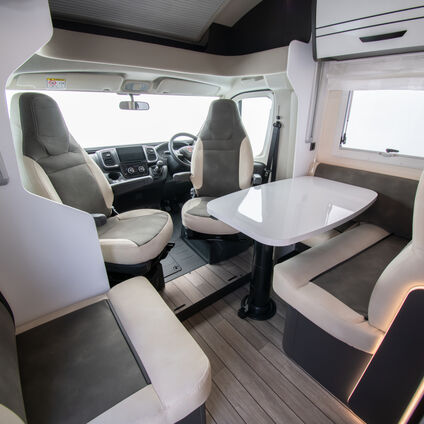 Mc Louis Fusion 373 Living Area 2